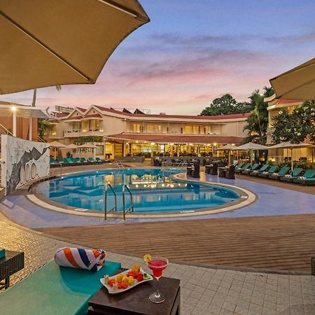 Whispering Palms Beach Resort Candolim Bagian luar foto